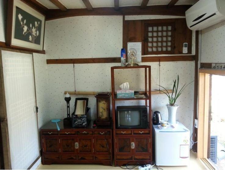 فندق Goseong Choi Pilgan'S Old House الغرفة الصورة