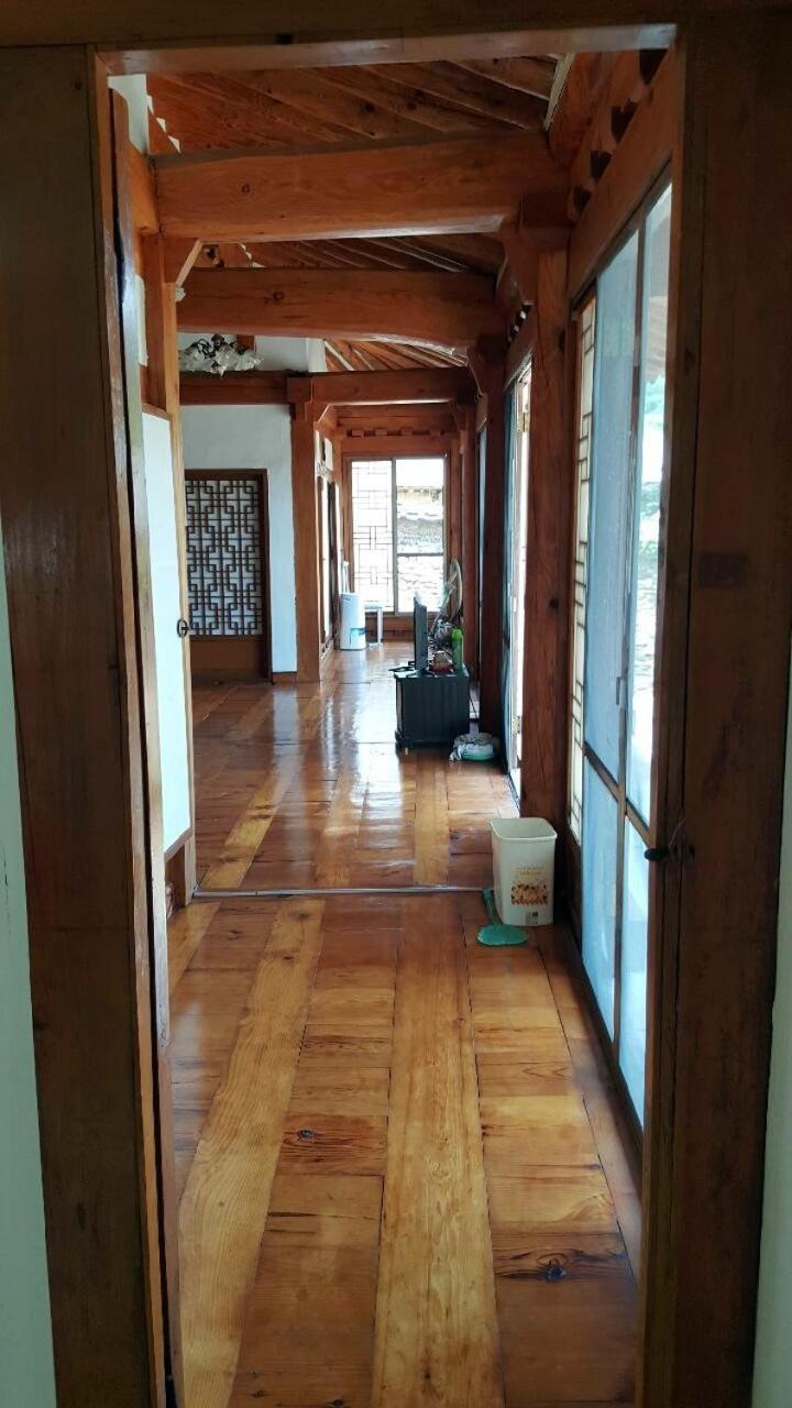 فندق Goseong Choi Pilgan'S Old House المظهر الخارجي الصورة
