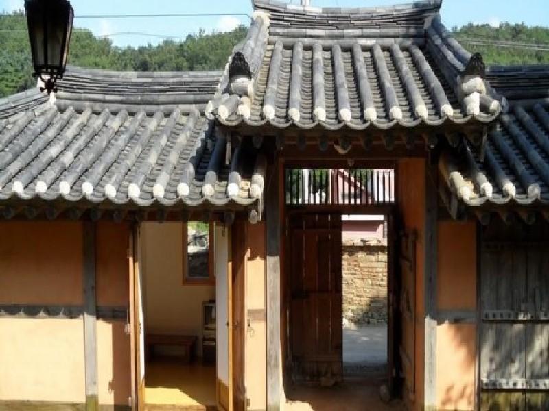 فندق Goseong Choi Pilgan'S Old House المظهر الخارجي الصورة